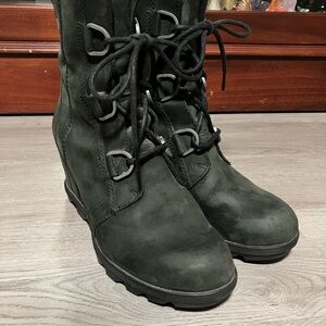 Sorel Joan of Arctic Wedge II Suede Boots Black/Charcoal Women’s Size 9